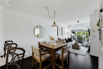 Breakfast Nook Photo of 323 332 Lonsdale Avenue, North Vancouver, BC