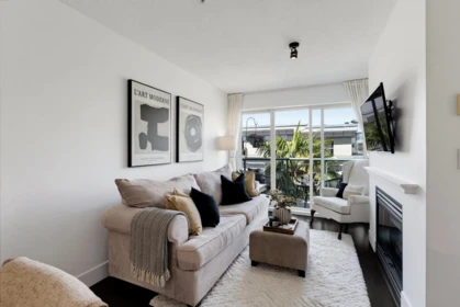 323 332 Lonsdale Avenue, North Vancouver, BC, North Vancouver — Apartment/Condo for sale