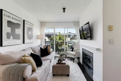 323 332 Lonsdale Avenue, North Vancouver, BC, North Vancouver — Apartment/Condo for sale