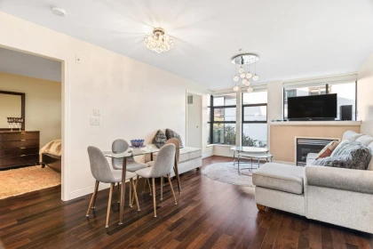 Breakfast Nook Photo of 411 345 Lonsdale Avenue, North Vancouver, BC