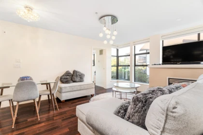 411 345 Lonsdale Avenue, North Vancouver, BC, North Vancouver — Apartment/Condo for sale
