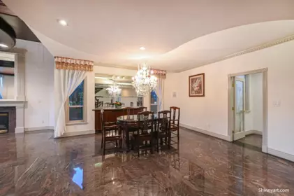 Kitchen Island Photo of 3063 Plateau Boulevard, Coquitlam, BC