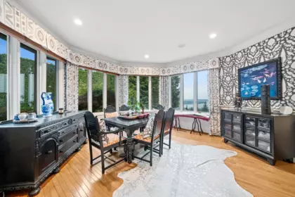 Kitchen Photo of 2478 Westhill Court, West Vancouver, BC