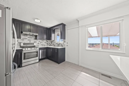 Kitchen Island Photo of 638 E 61st Avenue, Vancouver, BC