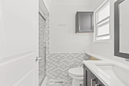 Primary Bathroom Photo of 638 E 61st Avenue, Vancouver, BC