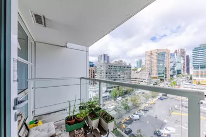 Office / Den Photo of 1209 161 W Georgia Street, Vancouver, BC