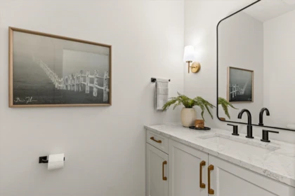 Powder Room Photo of 6405 Silverthorne Road, Chilliwack, BC