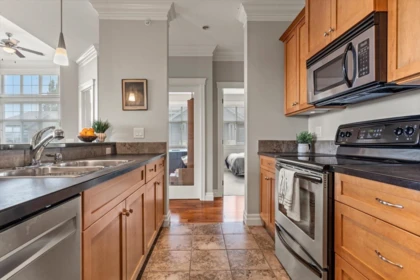 Kitchen Island Photo of 407A 45595 Tamihi Way, Chilliwack, BC