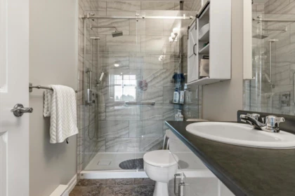 Laundry Room Photo of 407A 45595 Tamihi Way, Chilliwack, BC