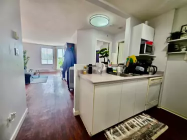 Kitchen Photo of 607 3455 Ascot Place, Vancouver, BC