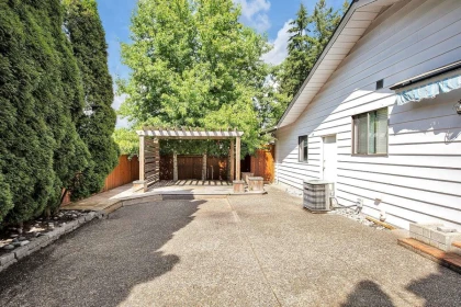 Staircase Photo of 19694 46 Avenue, Langley, BC