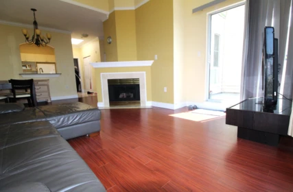 303 8975 Jones Road, Richmond, BC, Richmond — Apartment/Condo for sale