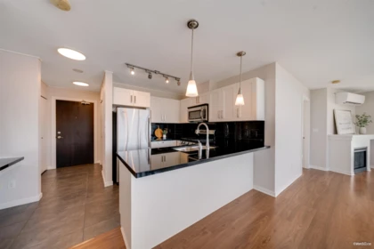 807 2133 Douglas Road, Burnaby, BC, Burnaby — Apartment/Condo for sale