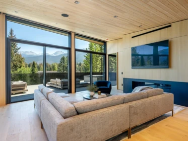 3452 Blueberry Drive, Whistler, BC, Whistler — Single Family Residence for sale