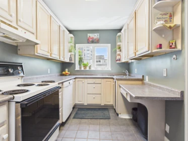 Kitchen Photo of 10 2296 W 39th Avenue, Vancouver, BC