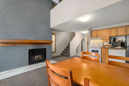 360 4429 Sundial Place, Whistler, BC, Whistler — Apartment/Condo for sale