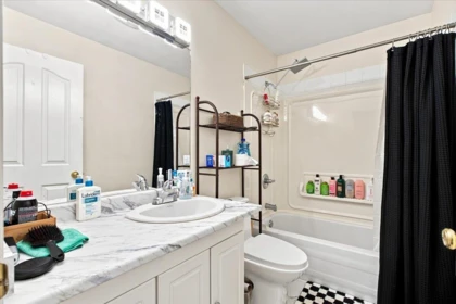Laundry Room Photo of 18 5415 Peach Road, Chilliwack, BC