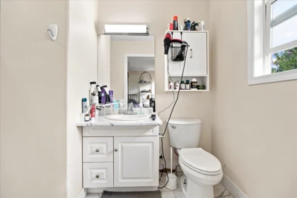 Powder Room Photo of 18 5415 Peach Road, Chilliwack, BC