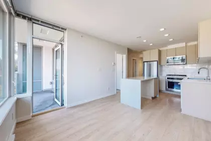 503 530 N Whiting Way, Coquitlam, BC, Coquitlam — Apartment/Condo for sale