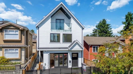 2 3271 E Georgia Street, Vancouver, BC, Vancouver — Half Duplex for sale