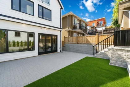 Garden / Landscaping Photo of 2 3271 E Georgia Street, Vancouver, BC