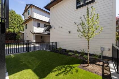 Garden / Landscaping Photo of 4 3874 Winlake Crescent, Burnaby, BC