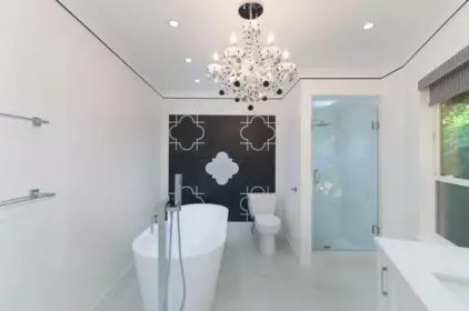 Guest Bathroom Photo of 5530 Greenleaf Road, West Vancouver, BC