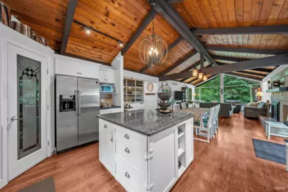Kitchen Island Photo of 13546 232 Street, Maple Ridge, BC