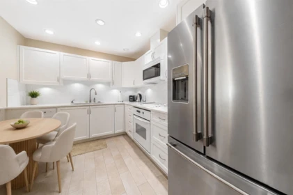 Kitchen Island Photo of 302 1765 Marine Drive, West Vancouver, BC