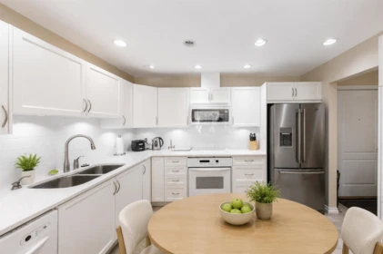 Kitchen Photo of 302 1765 Marine Drive, West Vancouver, BC