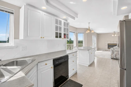Kitchen Photo of 23836 Zeron Avenue, Maple Ridge, BC
