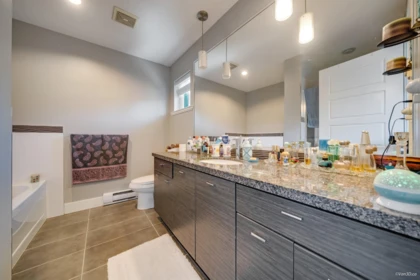 Kitchen Photo of 9 6299 144 Street, Surrey, BC
