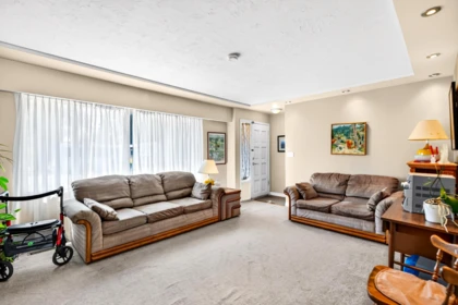 Breakfast Nook Photo of 21437 122 Avenue, Maple Ridge, BC