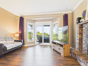Breakfast Nook Photo of 487 Alouette Drive, Coquitlam, BC
