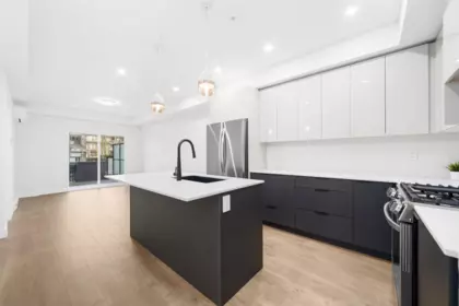 Kitchen Island Photo of 101 15353 17 Avenue, Surrey, BC