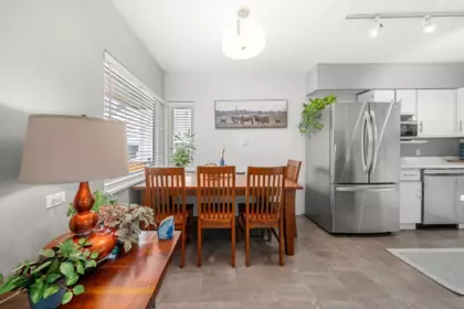 Kitchen Island Photo of 1120 Wellington Drive, North Vancouver, BC