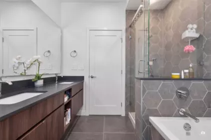 Powder Room Photo of 4 7580 No. 1 Road, Richmond, BC