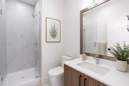 Entry Foyer Photo of 102 10721 157 Street, Surrey, BC