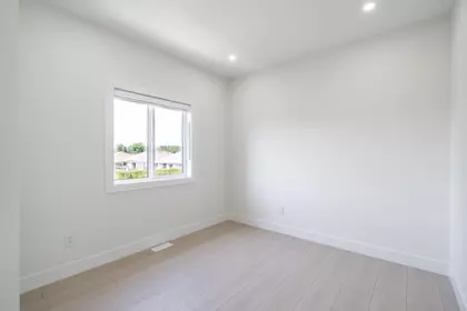 Mudroom Photo of 102 10721 157 Street, Surrey, BC