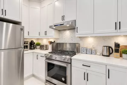 Basement Recreation Room Photo of 7755 154a Street, Surrey, BC