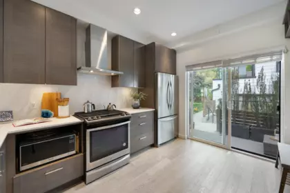 Walk-In Closet Photo of 501 E 44th Avenue, Vancouver, BC