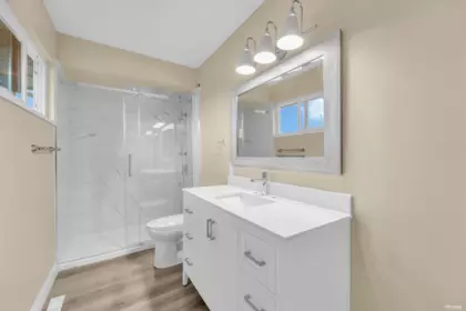 Entry Foyer Photo of 11280 Daniels Road, Richmond, BC
