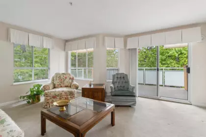 Dining Area Photo of 305 15185 22nd Avenue, Surrey, BC