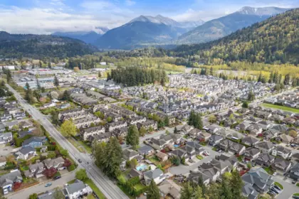 5565 Peach Road, Chilliwack, BC, Chilliwack — Single Family Residence for sale