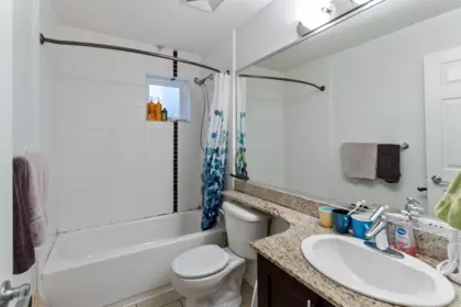 Primary Bathroom Photo of 124 13958 108 Avenue, Surrey, BC