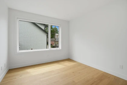Bedroom 4 Photo of 2 2438 E 20th Avenue, Vancouver, BC