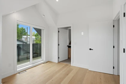Mudroom Photo of 2 2438 E 20th Avenue, Vancouver, BC