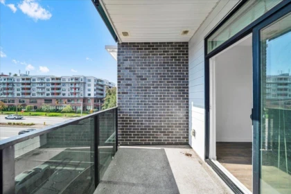 Mudroom Photo of 401 13623 81a Avenue, Surrey, BC