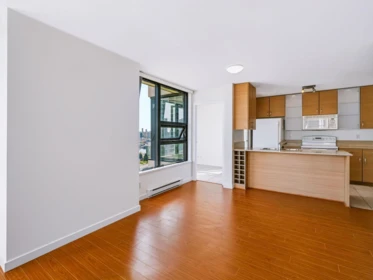 2105 977 Mainland Street, Vancouver, BC, Vancouver — Apartment/Condo for sale