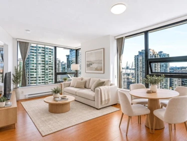 2105 977 Mainland Street, Vancouver, BC, Vancouver — Apartment/Condo for sale